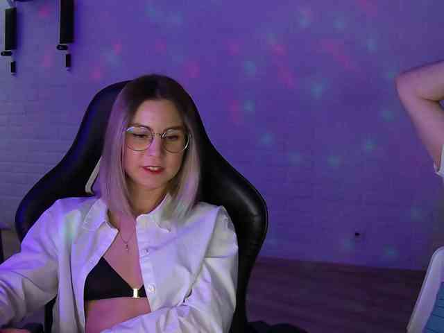 Zhenya-and-Vasilisa webcam