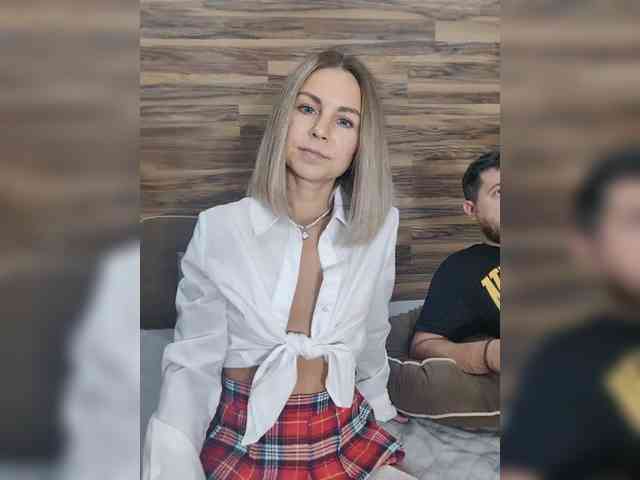 Vasilisa-and-Zhenya webcam