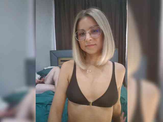 Vasilisa-and-Zhenya webcam