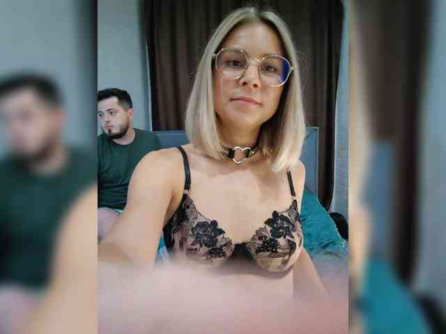 Vasilisa-and-Zhenya webcam