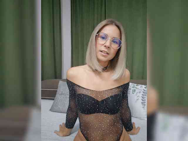 Vasilisa-and-Zhenya webcam
