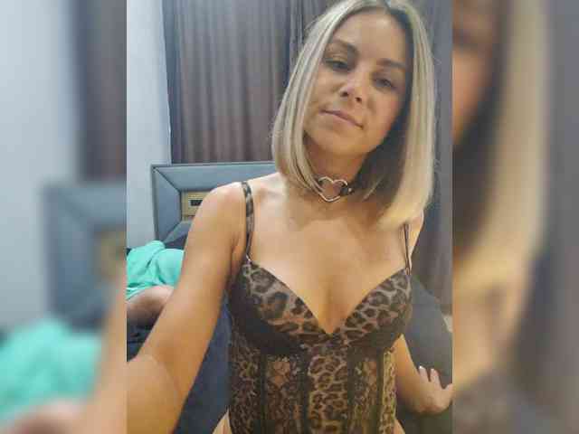 Vasilisa-and-Zhenya webcam