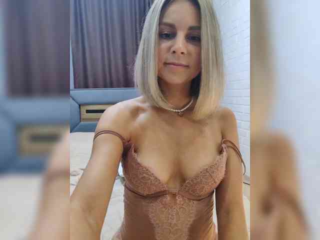 Vasilisa-and-Zhenya webcam