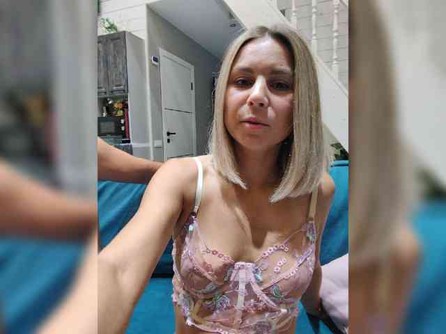 Vasilisa-and-Zhenya webcam