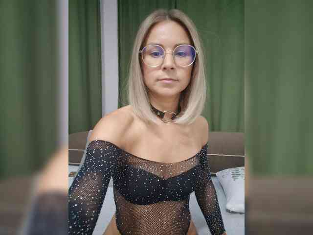 Vasilisa-and-Zhenya webcam