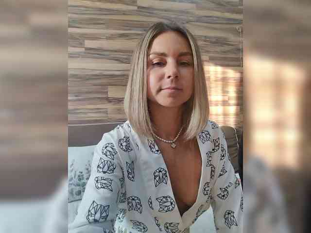 Vasilisa-and-Zhenya webcam