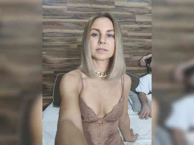 Vasilisa-and-Zhenya webcam