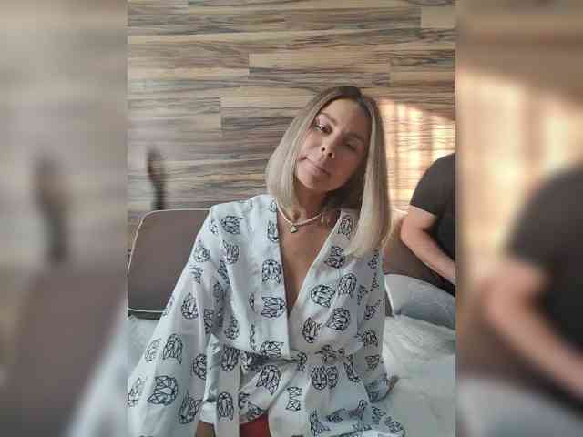 Vasilisa-and-Zhenya webcam