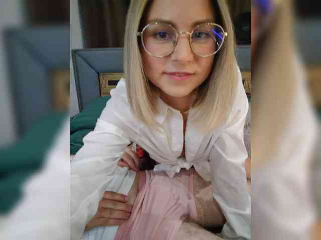 Vasilisa-and-Zhenya webcam