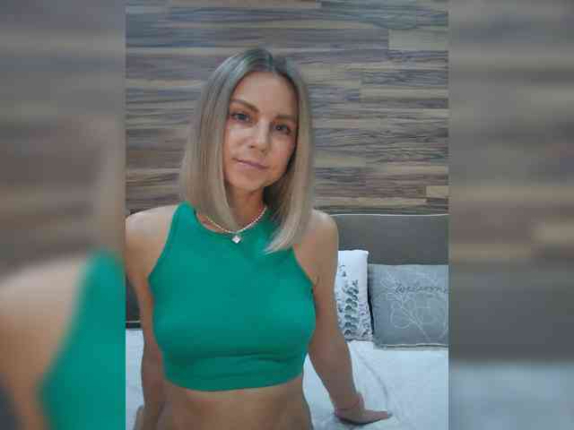 Vasilisa-and-Zhenya webcam