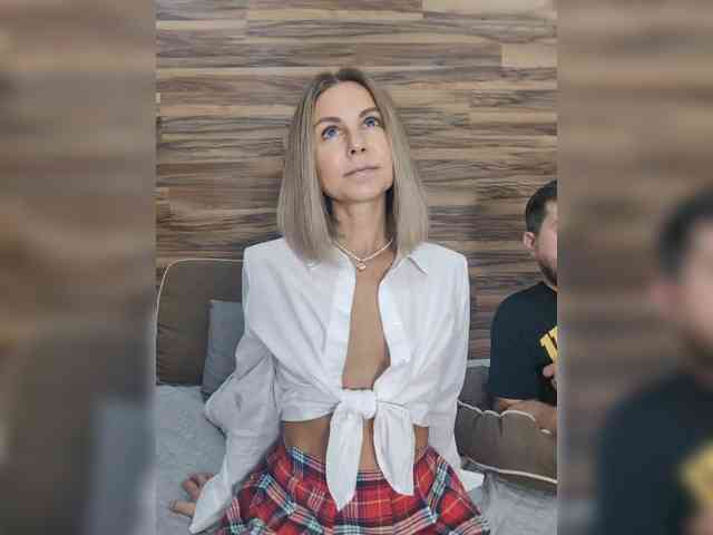 Vasilisa-and-Zhenya webcam