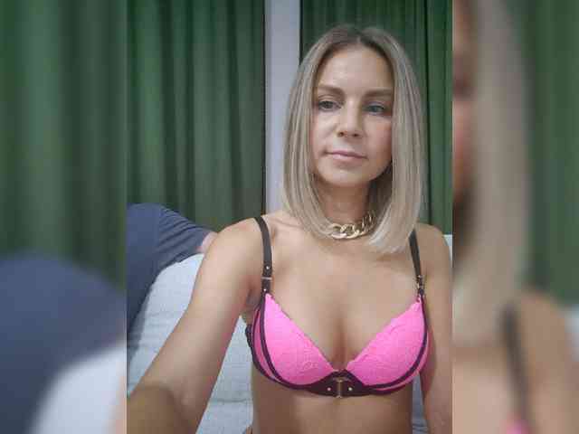 Vasilisa-and-Zhenya webcam