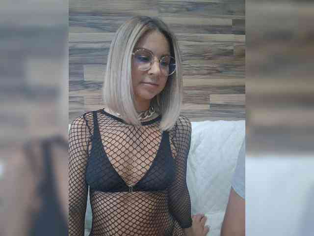 Vasilisa-and-Zhenya webcam