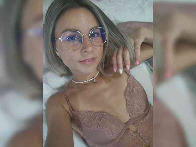 Vasilisa-and-Zhenya webcam