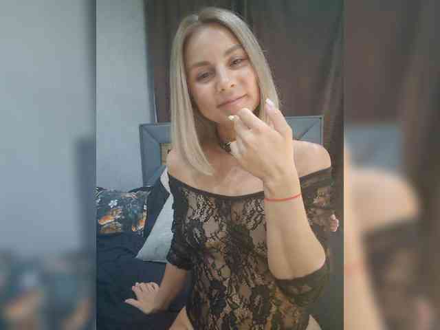 Vasilisa-and-Zhenya webcam