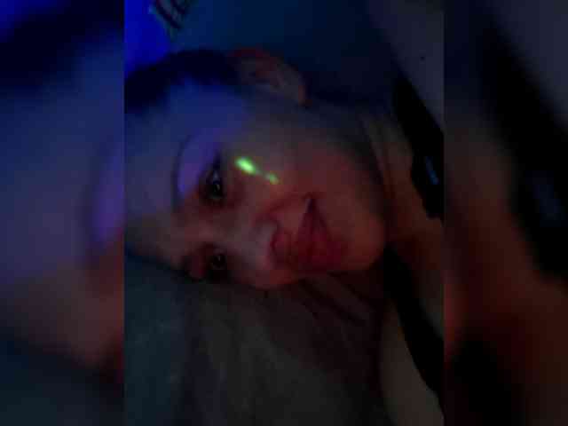Vikktorriaaa webcam