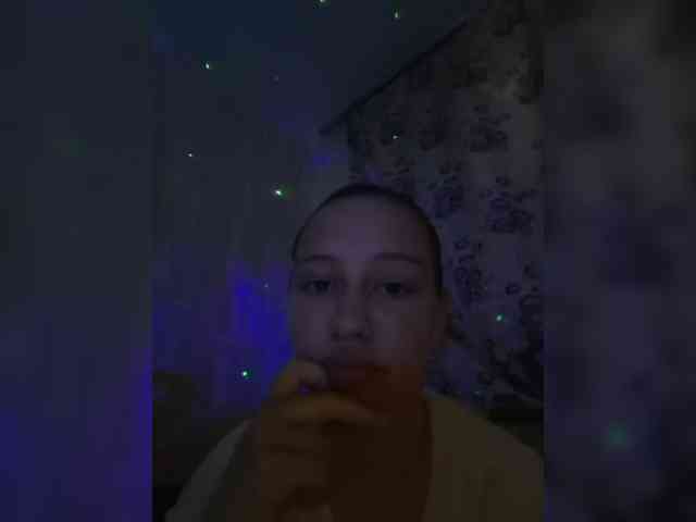 Модель: Vikktorriaaa