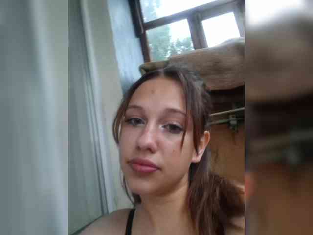 Модель: Vikktorriaaa