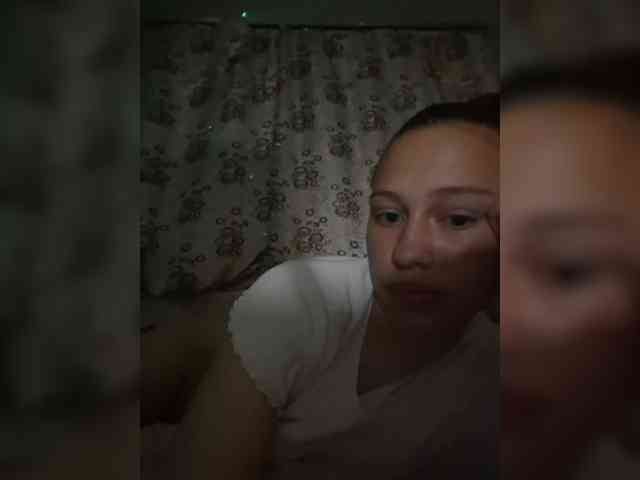 Vikktorriaaa webcam