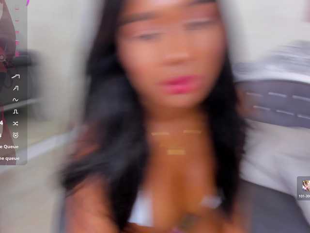 Katherin-Cruzz live cam on BongaCams