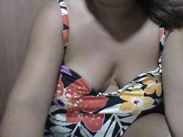 Model: PinayAnna