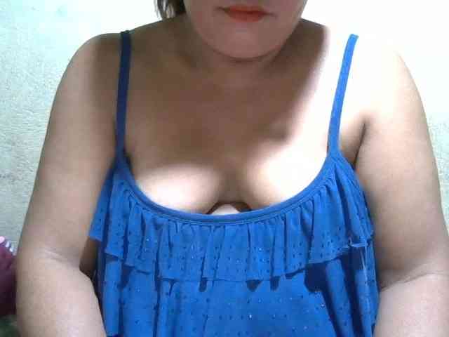 Model: PinayAnna