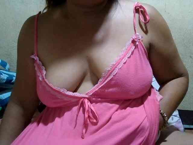 Model: PinayAnna