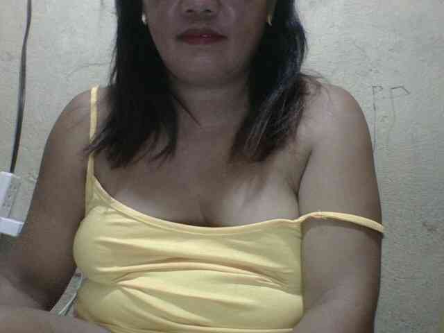 Model: PinayAnna