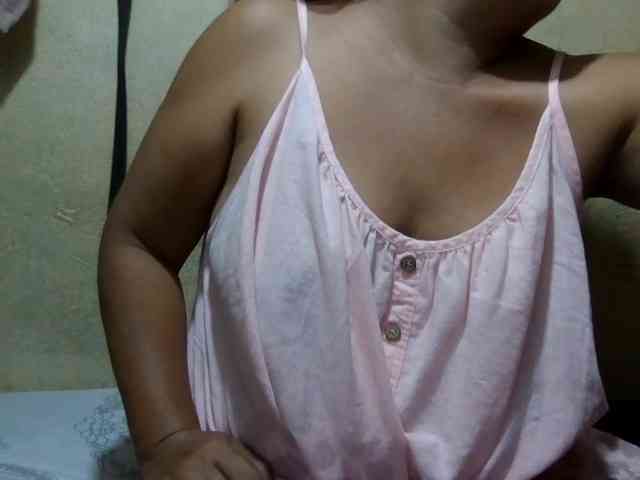 Model: PinayAnna