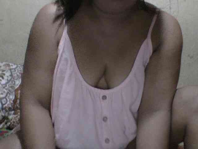 Model: PinayAnna