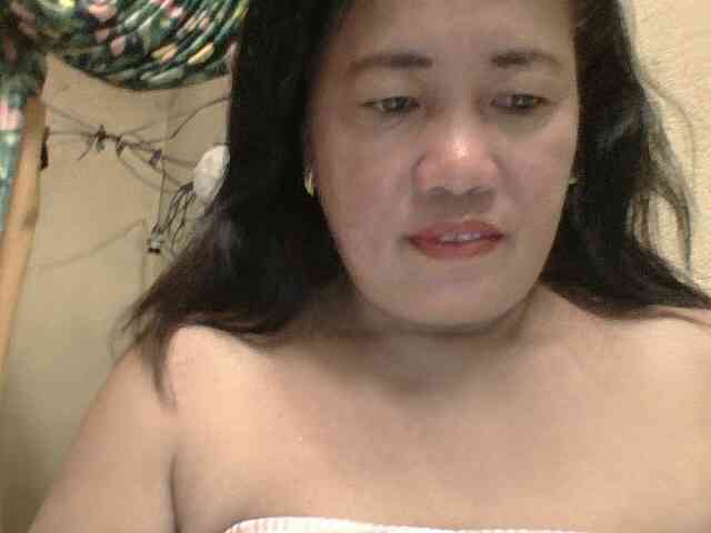 Model: PinayAnna