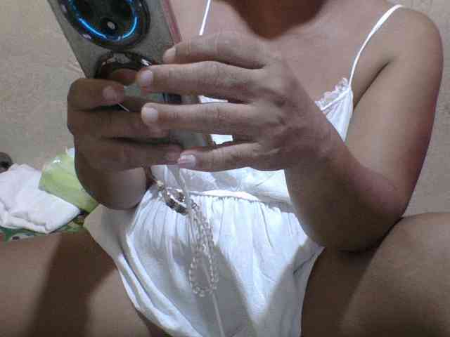 PinayAnna webcam