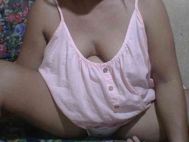 Model: PinayAnna