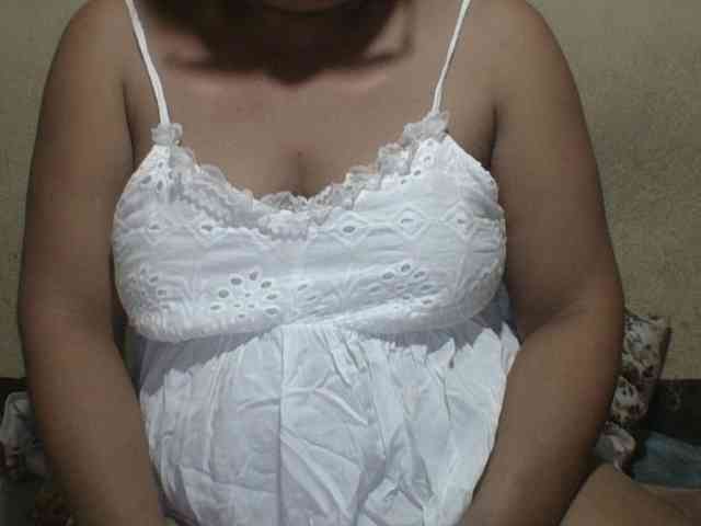 Model: PinayAnna