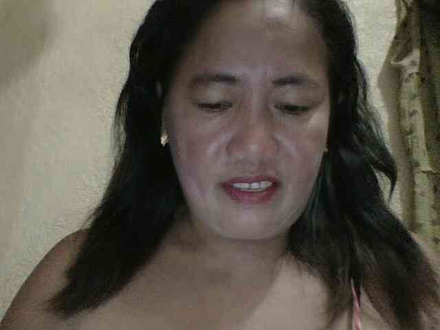 Model: PinayAnna
