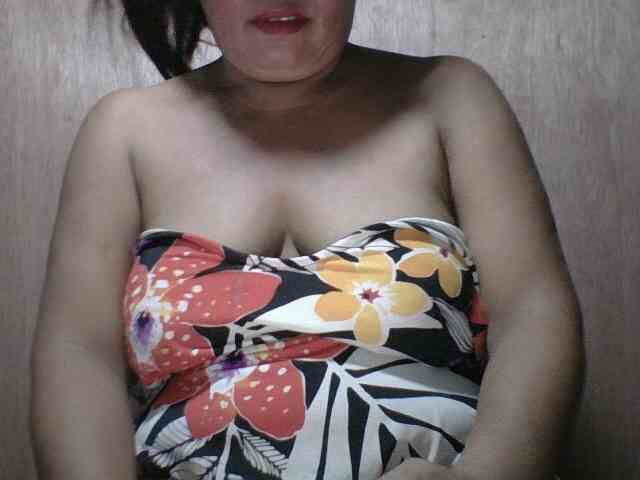 PinayAnna webcam