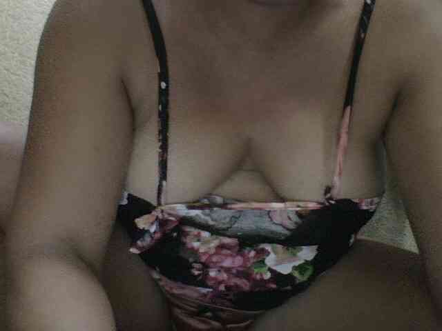 Model: PinayAnna