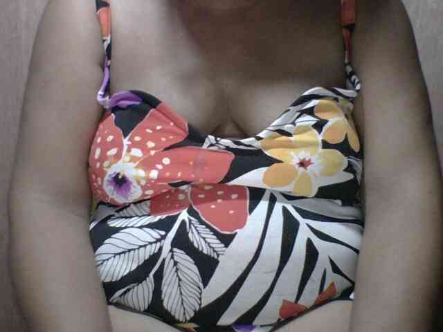 PinayAnna webcam