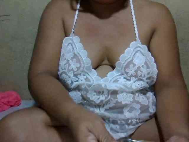 PinayAnna webcam