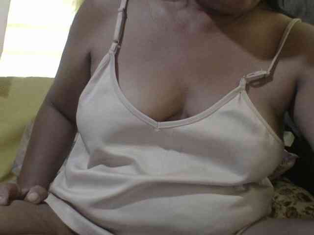 PinayAnna webcam
