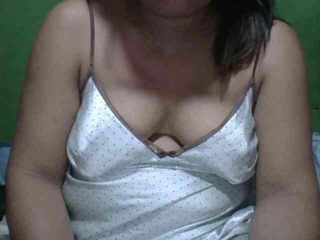 PinayAnna webcam