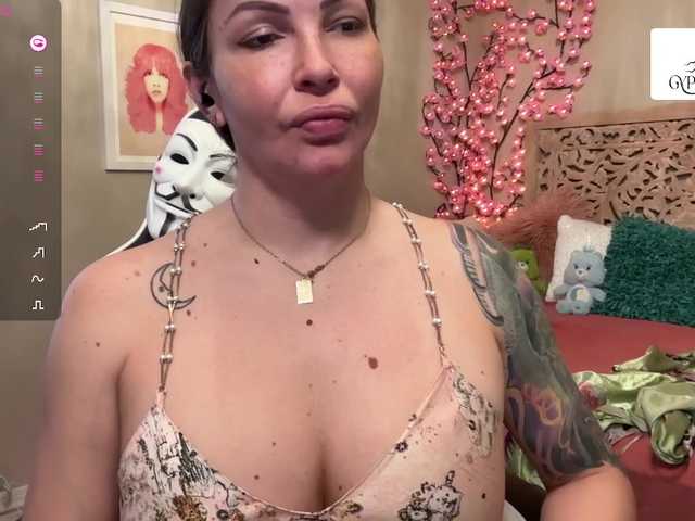 GypsyRebellion live cam on BongaCams