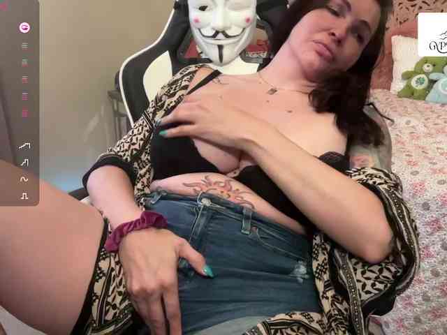 GypsyRebellion webcam