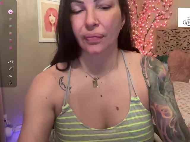GypsyRebellion webcam
