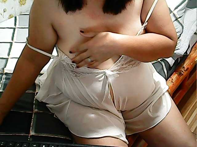 queen-ava05 live cam preview