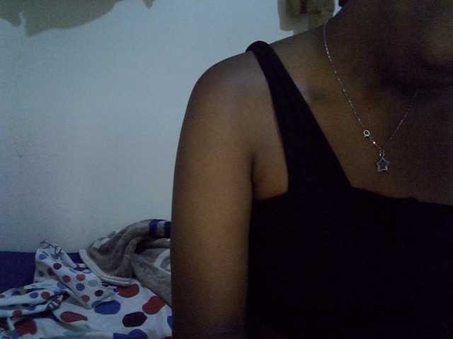 le modèle zyrac est en webcam porno dans un show sur le site bongacams, il possède les tags suivants: Ebony,Brunette,Trimmed
