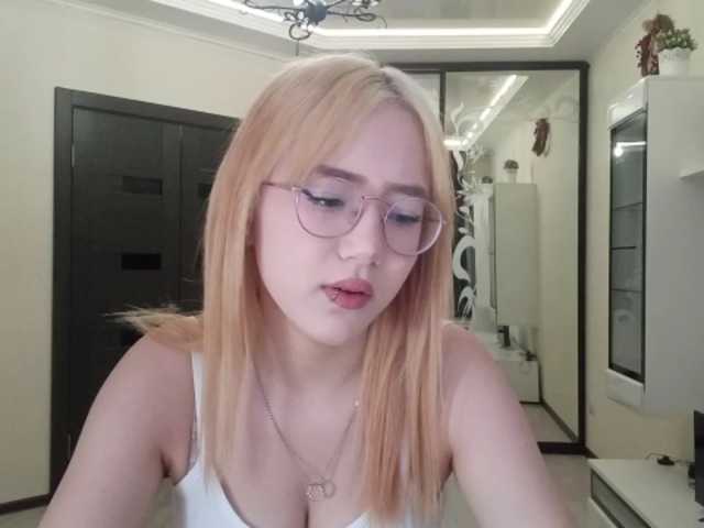 MyrleHenggeler live cam on BongaCams
