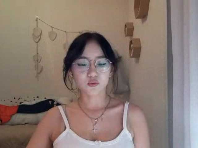 MyrleHenggeler live cam on BongaCams