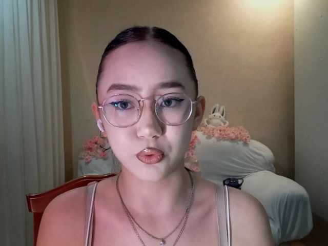 MyrleHenggeler live cam on BongaCams