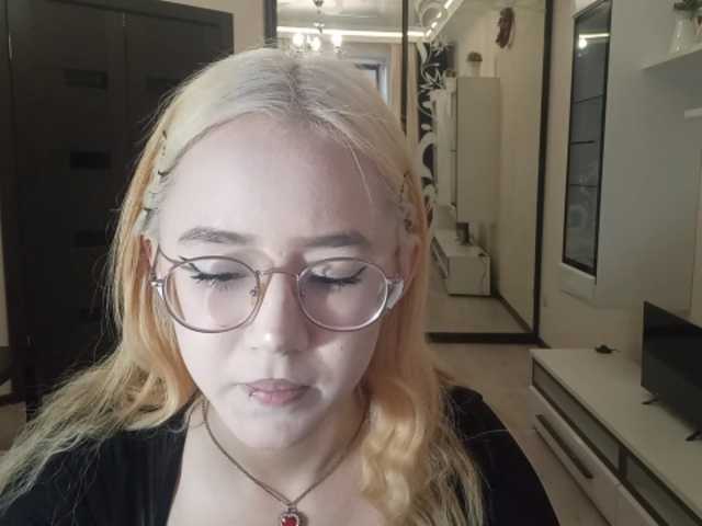 MyrleHenggeler live cam on BongaCams